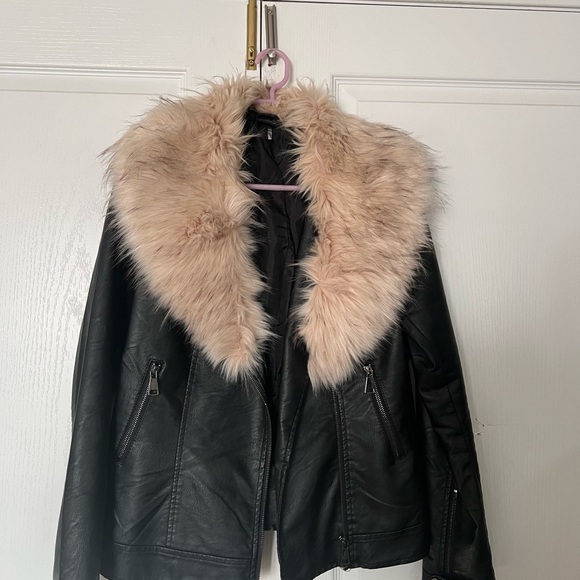 Jacket with fur beautiful black jacket - Picture 3 of 10